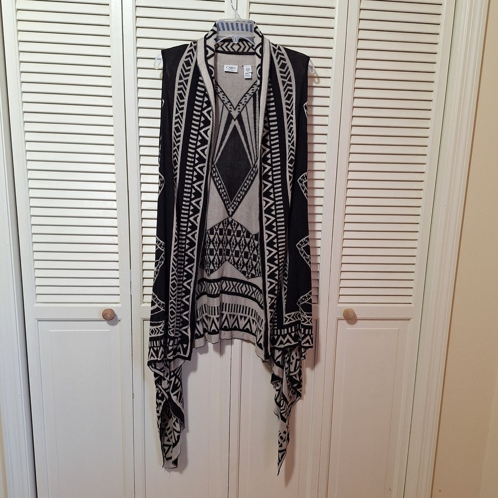Cato Woman Plus Size 22/24W Geometric Tribal Handkerchief Hem Sweater Vest Black